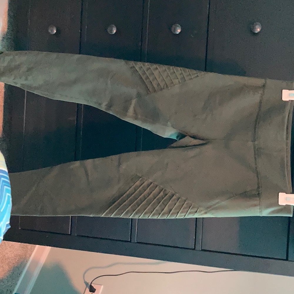 Olive green leggings